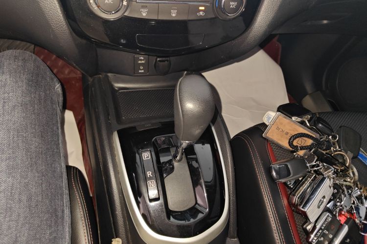 日产 逍客 2016款 2.0L CVT豪华版中控内饰18