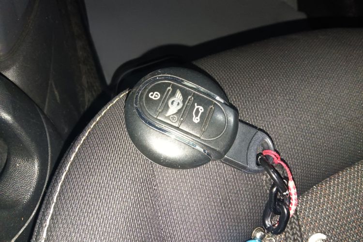 MINI 2016款 1.2T ONE 先锋派中控内饰7001