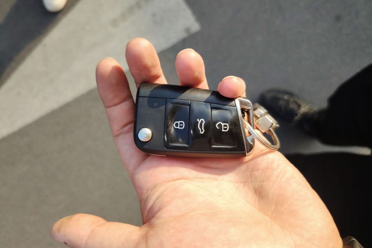 大众 途昂 2017款 380TSI 四驱旗舰版中控内饰7001