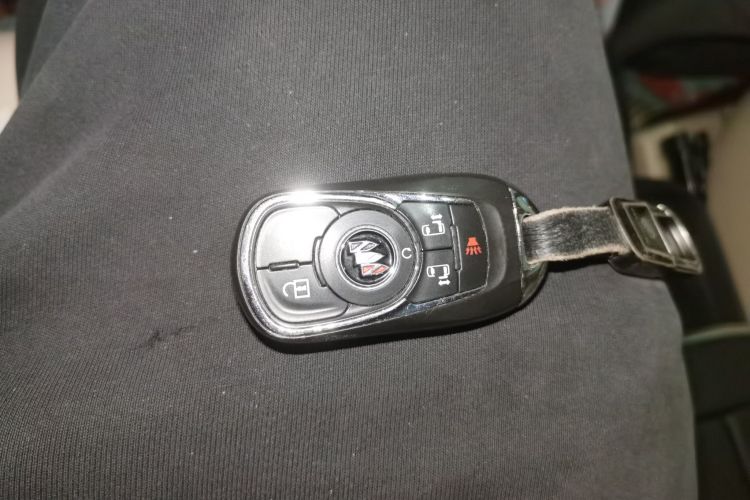 别克GL8 2023款 ES陆尊 尊享型中控内饰11