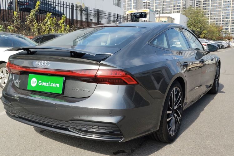 奥迪A7 2024款 45 TFSI 臻选型车身外观7