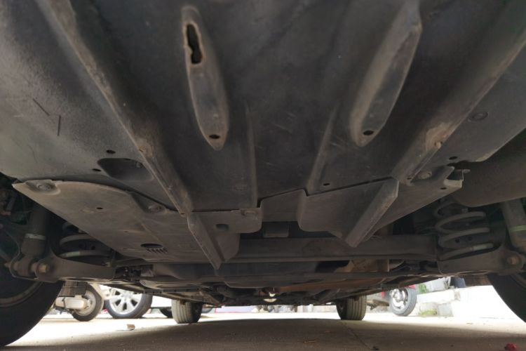 丰田 卡罗拉 2017款 改款 1.2T S-CVT GL局部细节9009