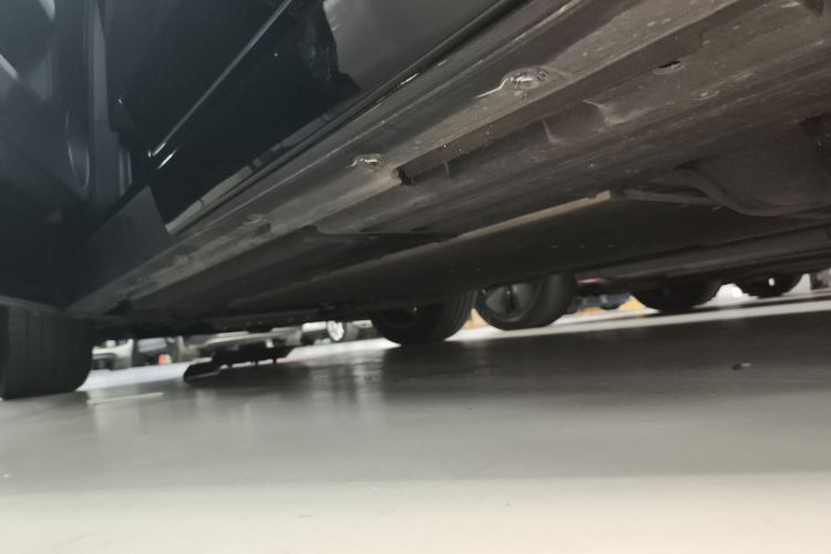 理想汽车 理想L8 2024款 Max机舱底盘30