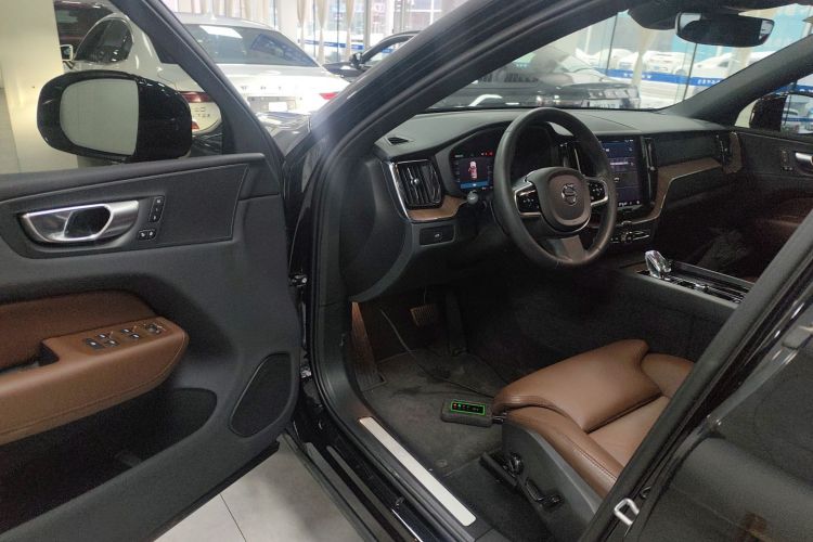 沃尔沃XC60 2024款 B5 四驱智远豪华版中控内饰20