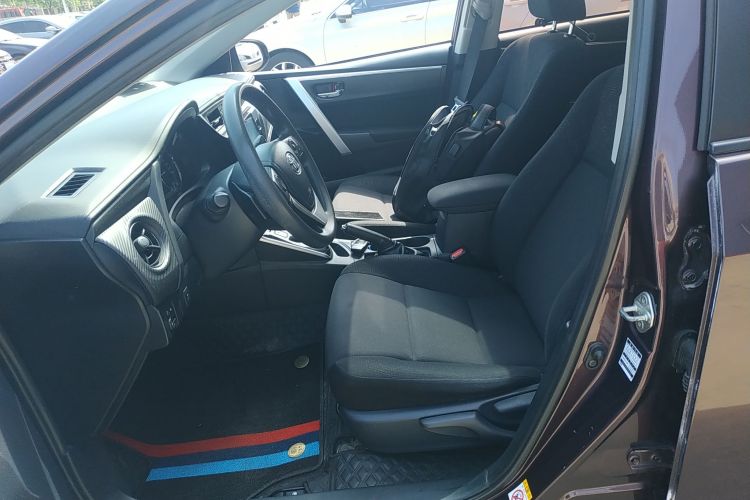 丰田 雷凌 2017款 改款双擎 1.8H GS E-CVT精英天窗版 国V中控内饰19