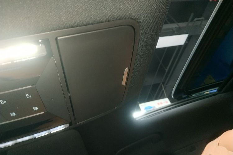 比亚迪 汉L 2025款 DM-i 200KM激光雷达尊享型中控内饰22