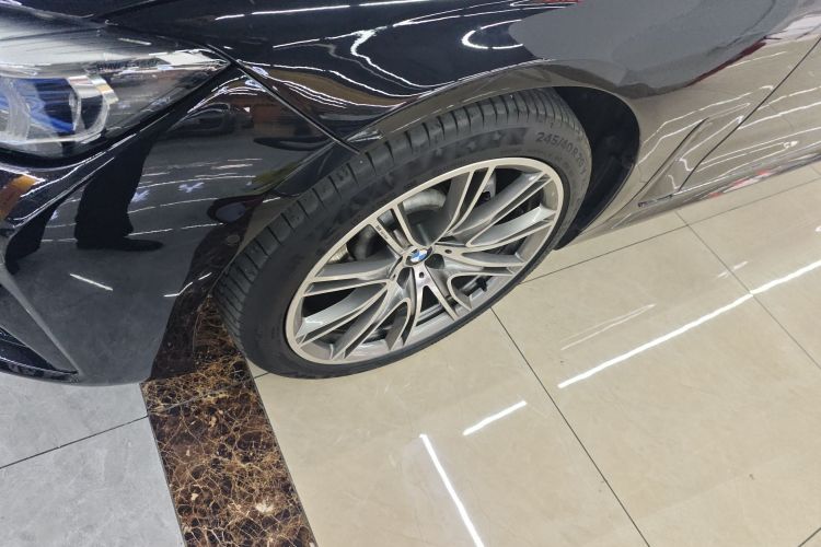 宝马7系 2018款 730Li 领先型 M运动套装车身外观6007