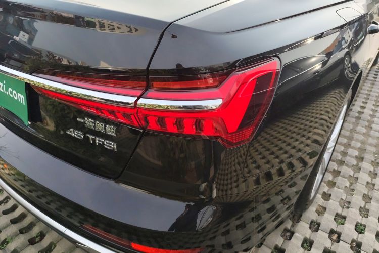 奥迪A6L 2024款 45 TFSI 臻选动感型车身外观9