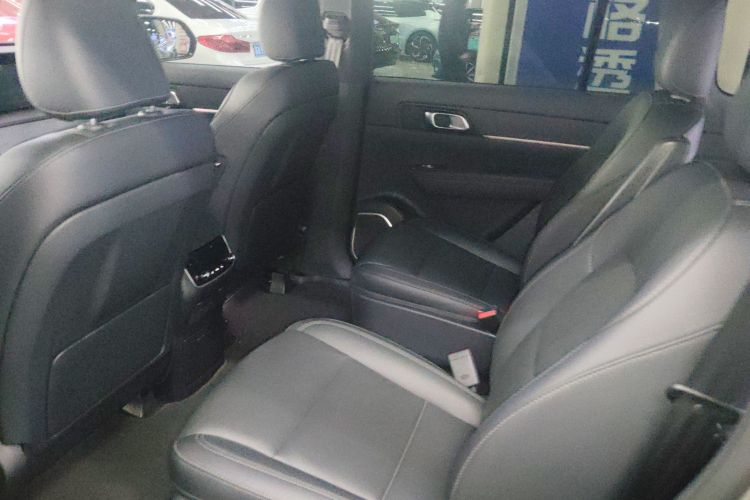 理想汽车 理想ONE 2021款 增程6座版中控内饰7004