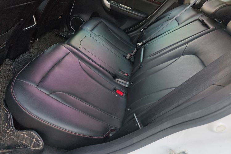 哈弗H6 2017款 红标 运动版 1.5T 手动两驱精英型中控内饰7004