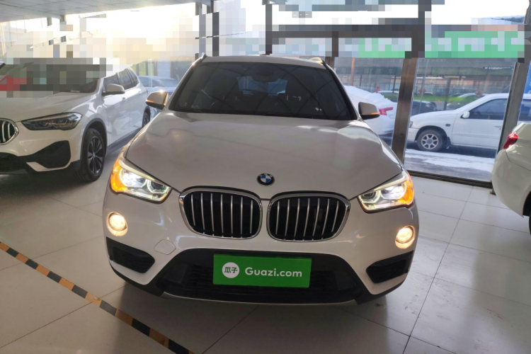 宝马X1 2016款 sDrive18Li 尊享型车身外观2