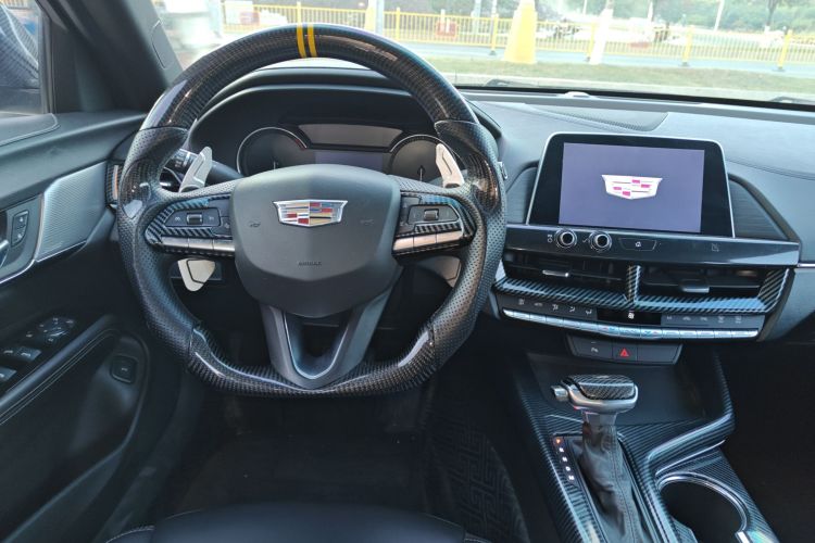 凯迪拉克CT4 2020款 28T 时尚型中控内饰13