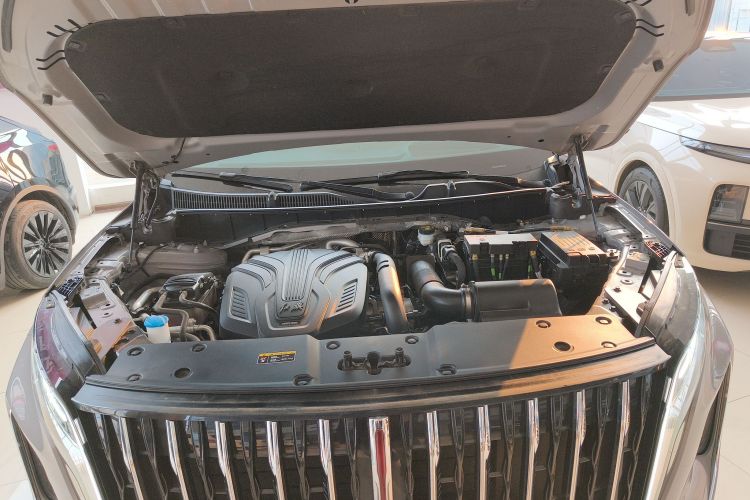 红旗HS7 2023款 2.0T 自动四驱旗领版 七座机舱底盘24