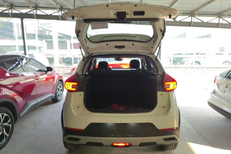 奇瑞 瑞虎3X 2024款 1.5L CVT卓越版机舱底盘23