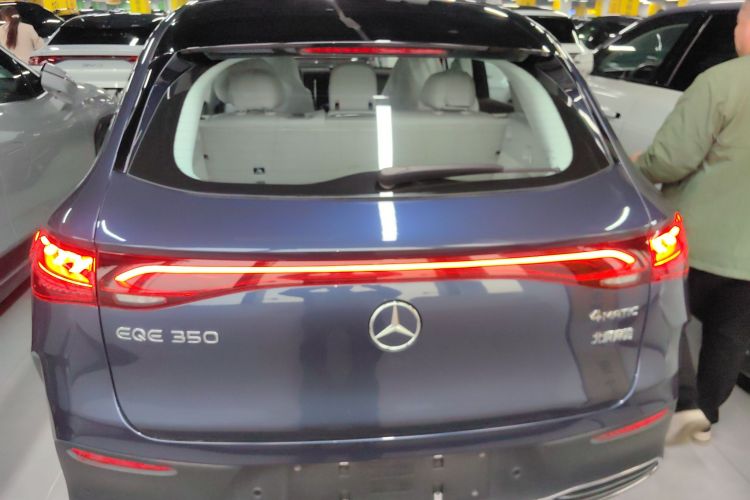 奔驰EQE SUV 2023款 350 4MATIC 先锋版车身外观6