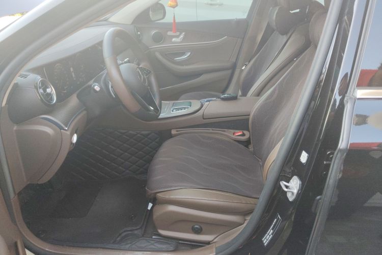 奔驰E级 2021款 E 260 L 4MATIC局部细节19