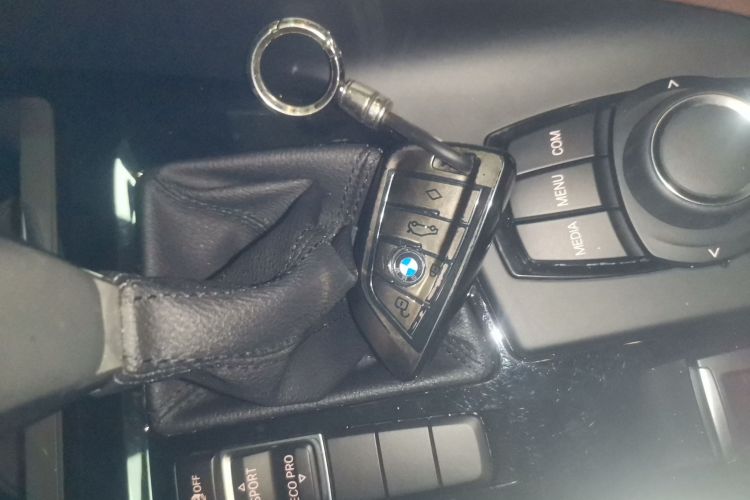 宝马X1 2019款 sDrive18Li 尊享型中控内饰11