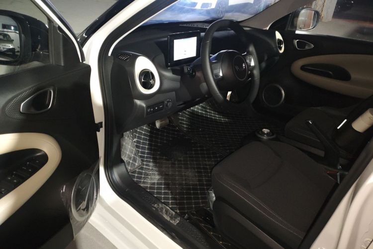 五菱汽车 五菱缤果 2023款 203km 轻享款中控内饰7003