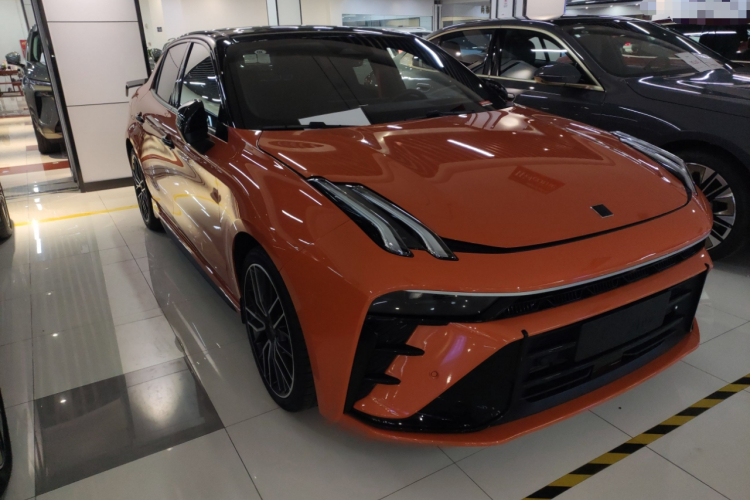 领克03 2025款 2.0TD DCT冠军版Pro车身外观3