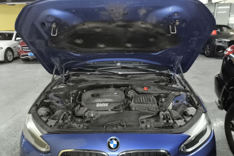 宝马1系 2017款 118i 运动型机舱底盘24