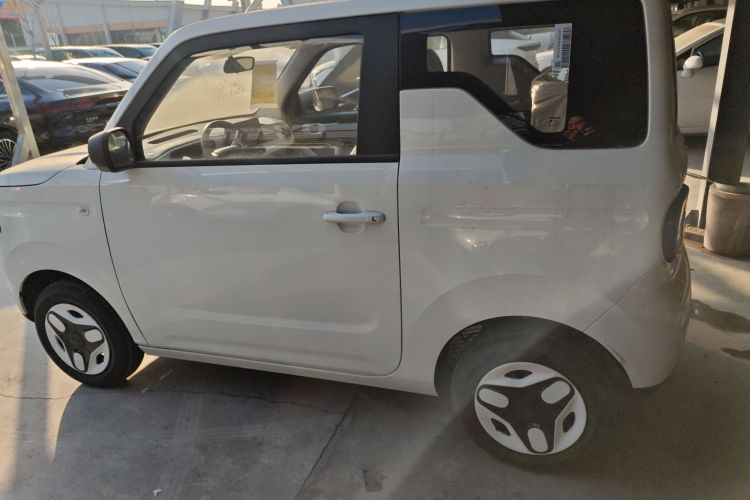 吉利银河 熊猫 2025款 210km 元气熊车身外观4