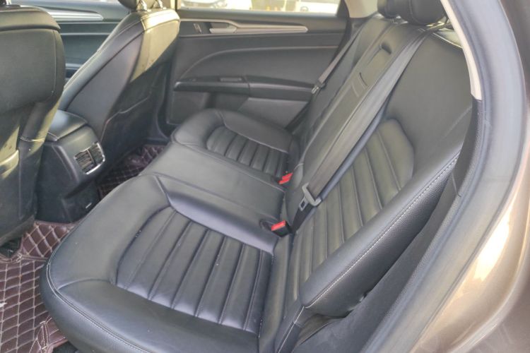 福特 蒙迪欧 2017款 EcoBoost 180 时尚型中控内饰21