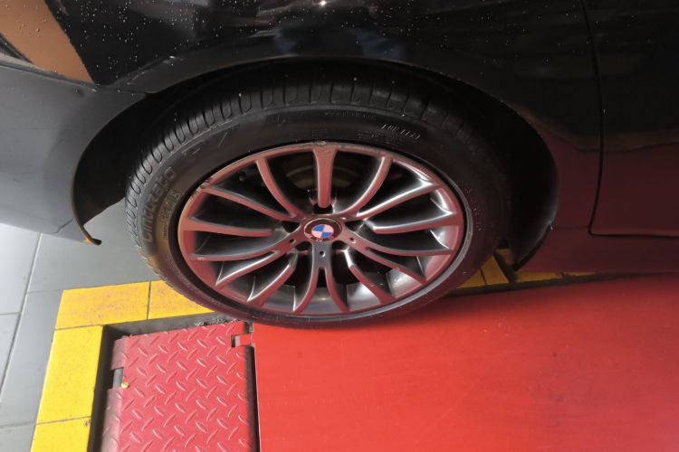 宝马5系 2014款 525Li 豪华设计套装车身外观6008