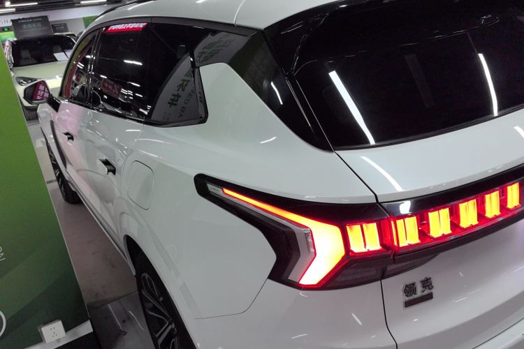 领克09 EM-P 2023款 2.0TD EM-P 远航版PM 七座车身外观6003