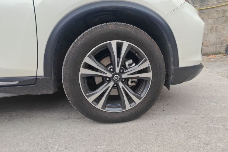 日产 奇骏 2021款 2.5L CVT 4WD XL ITS豪华纪念版车身外观10