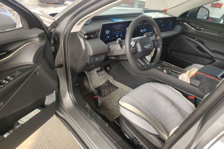 福特 蒙迪欧 2023款 EcoBoost 180 豪华型中控内饰20