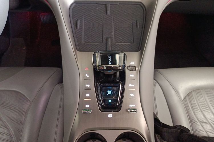 腾势N7 2023款 长续航性能版中控内饰18