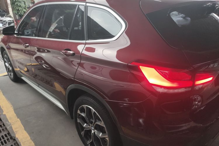 宝马X1 2020款 sDrive20Li 尊享型车身外观4