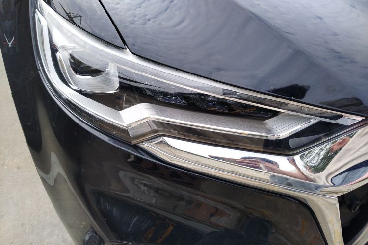 红旗HS5 2022款 改款 2.0T 智联旗享版车身外观8