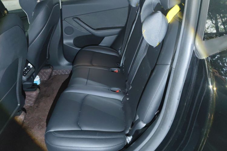 特斯拉 Model Y 2024款 后轮驱动版中控内饰21