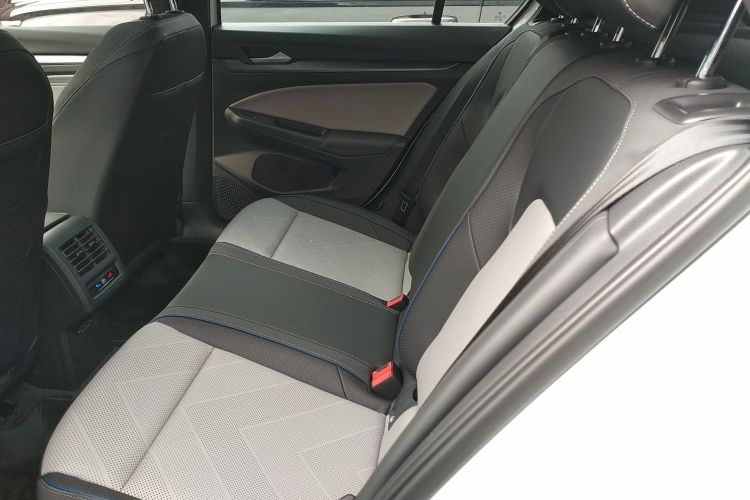 大众 高尔夫 2025款 改款 300TSI R-Line中控内饰21