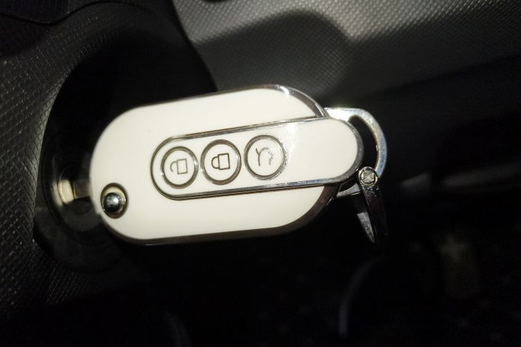 五菱汽车 宏光MINIEV 2022款 马卡龙时尚款 磷酸铁锂中控内饰7001