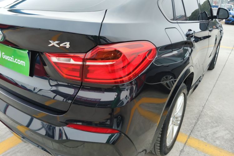 宝马X4 2016款 xDrive20i M运动型车身外观9
