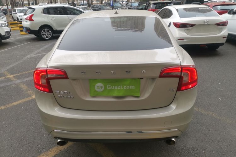 沃尔沃S60 2017款 S60L T4 智远版车身外观6