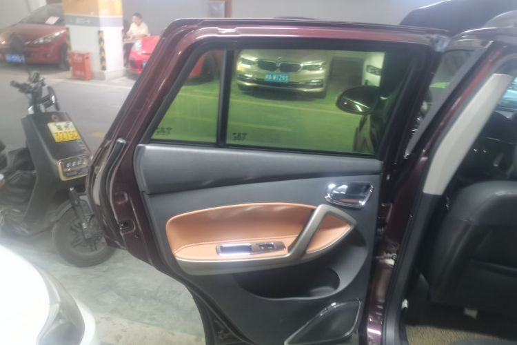 海马S5 2015款 1.5T CVT旗舰型中控内饰7008