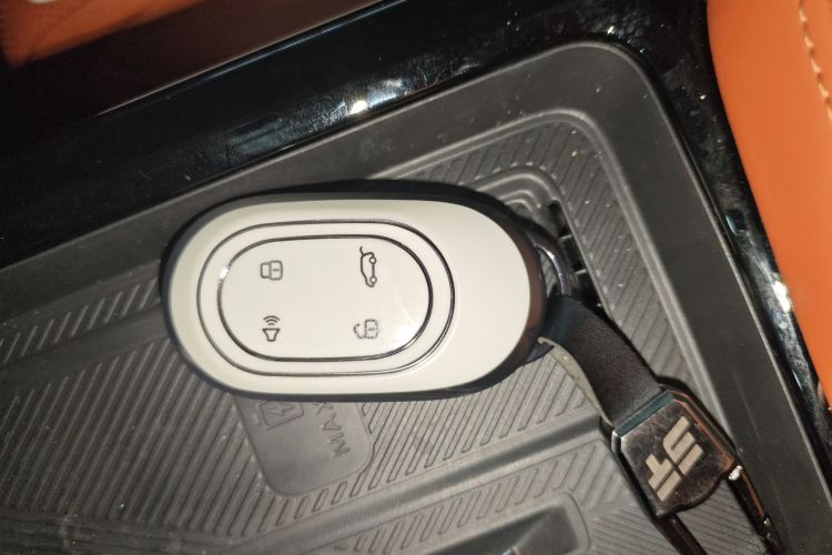 捷途山海L7 2024款 1.5T 120km ULTRA 7座中控内饰7001