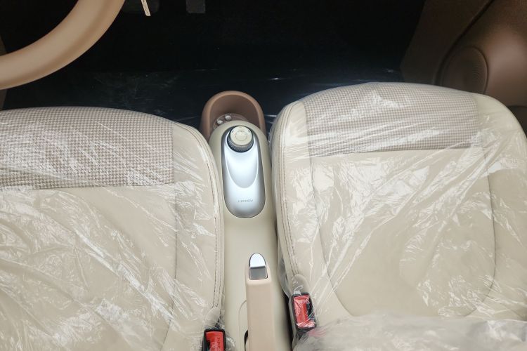 五菱汽车 宏光MINIEV 2025款 四门版 进阶款中控内饰18