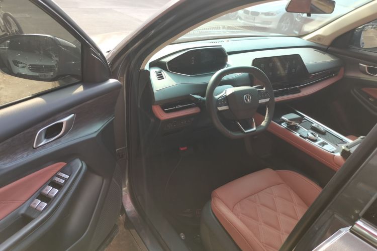 长安CS55PLUS 2024款 第三代 1.5T DCT尊贵型中控内饰7003