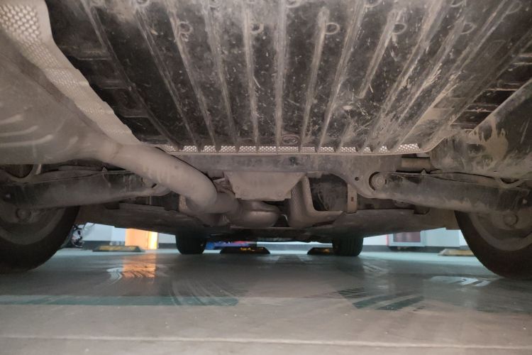 奔驰C级 2020款 改款 C 200 L 时尚型运动版局部细节9009