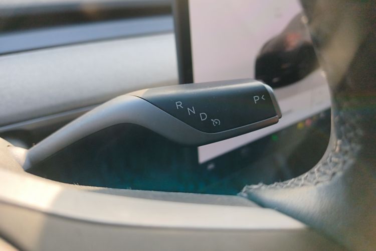 特斯拉 Model Y 2023款 长续航全轮驱动版中控内饰18