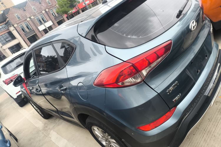 现代 途胜 2015款 1.6T 双离合两驱舒适型车身外观6003