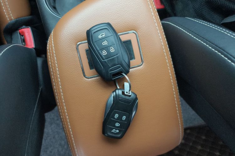 东南DX7 2018款 1.5T 自动荣耀版中控内饰11