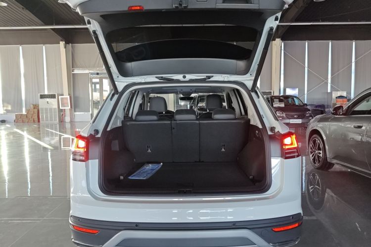 大众 探岳 2023款 330TSI 两驱豪华Plus进阶版机舱底盘23