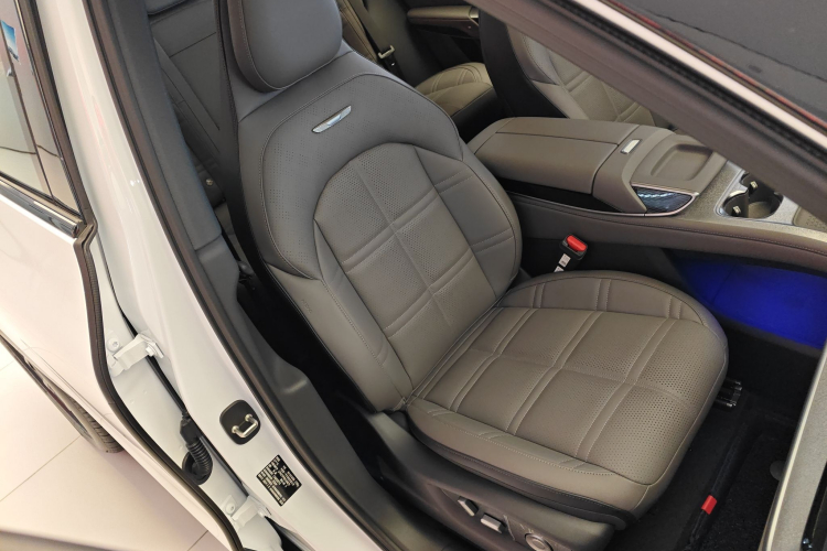 红旗天工08 2025款 605先锋版局部细节41