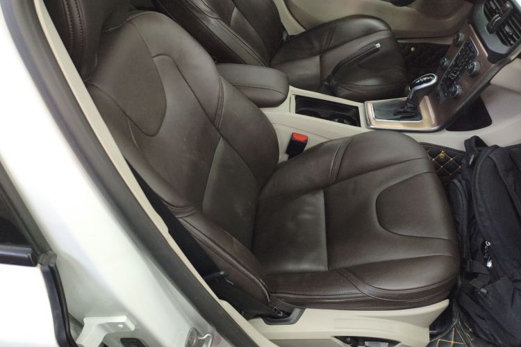 沃尔沃V40 2015款 Cross Country T5 AWD 智雅版中控内饰41