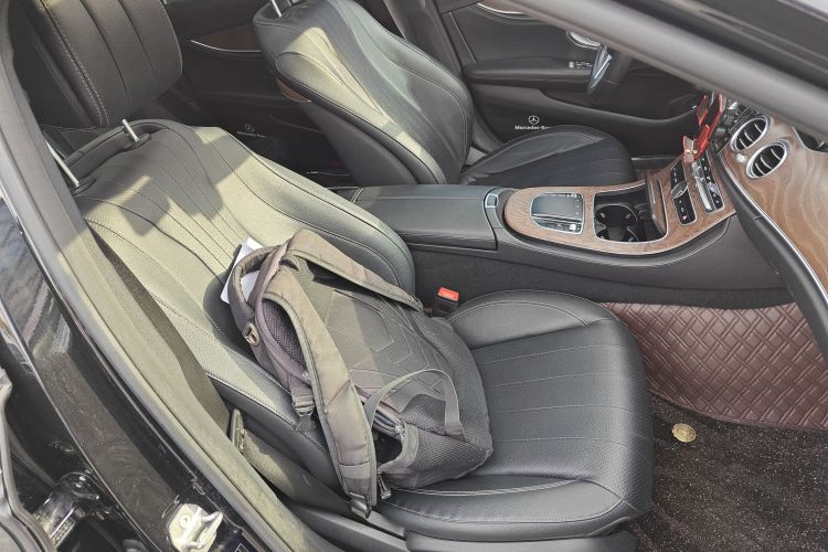 奔驰E级 2020款 E 300 L 时尚型局部细节41